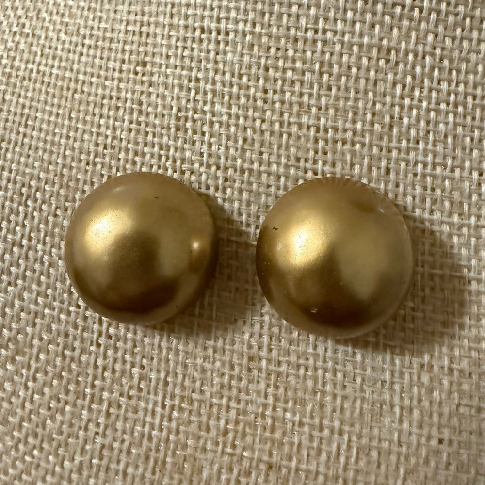 Gold Button Earrings‎